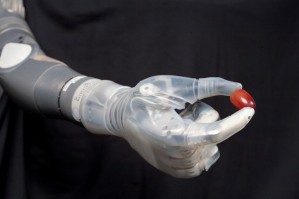 Роботизированная рука, управляемая силой мысли это революция в протезировании