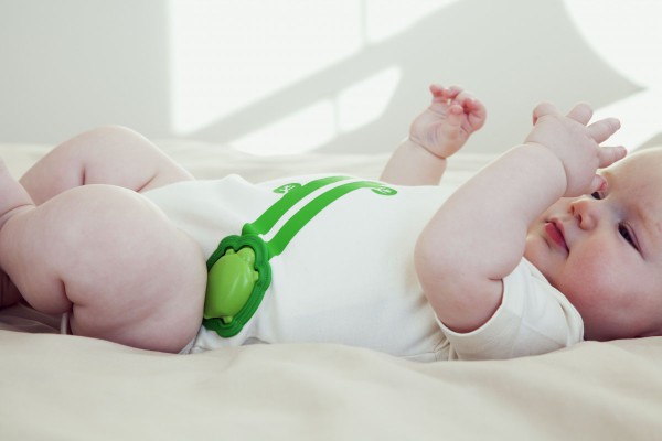the-onesie-will-send-alerts-and-a-nightly-report-about-your-babys-sleep-to-an-app-on-your-smartphone-it-costs-195