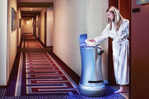 Робот Relay подаст кофе в отеле